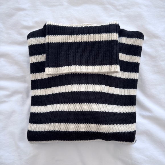NWT Toteme Signature Strip Turleneck Sweater - Picture 5 of 9